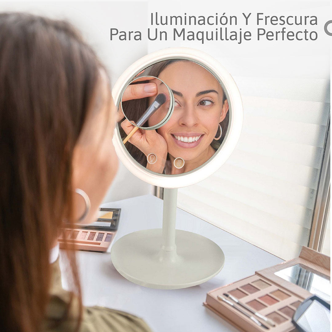 Espejo LED Portátil con Ventilador y Aumento 5X: Iluminación Perfecta