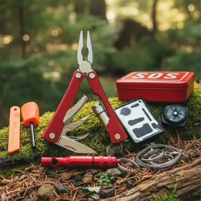Kit táctico SOS con herramientas desplegadas en contexto outdoor